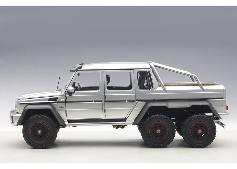 AUTOart 1/18 メルセデス ベンツ G63 AMG 6x6 (シルバー) 76301 AUTOart 1/18 メルセデス ベンツ G63 AMG 6x6 (シルバー) 76301