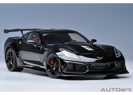 AUTOart 1/18　シボレー コルベット （C7） ZR1 （ブラック）　71276