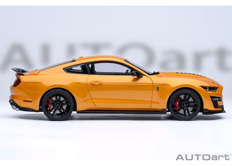AUTOart 1/18　フォード マスタング シェルビー GT500 （オレンジ／ブラック・ストライプ）　73099