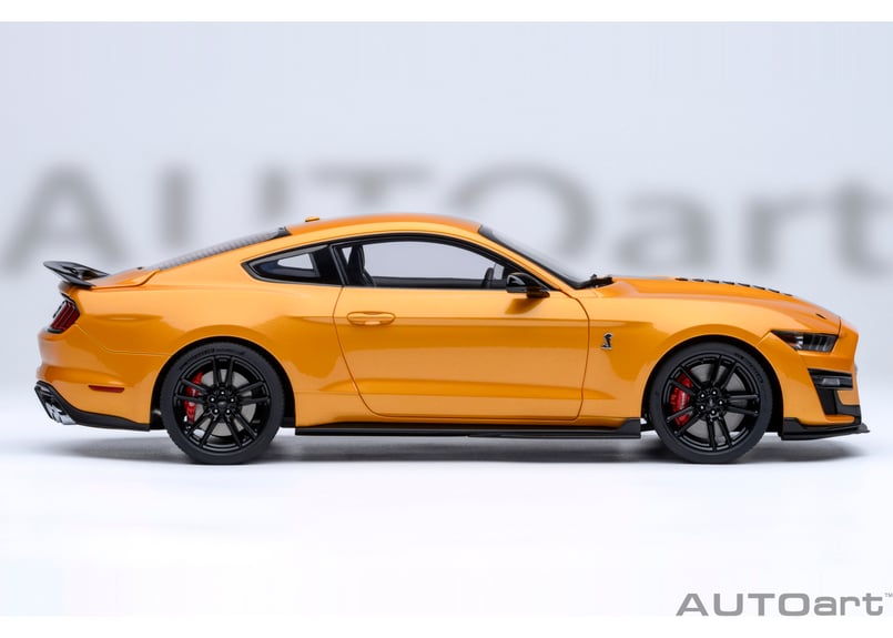 AUTOart 1/18 フォード マスタング シェルビー GT500 （オレンジ