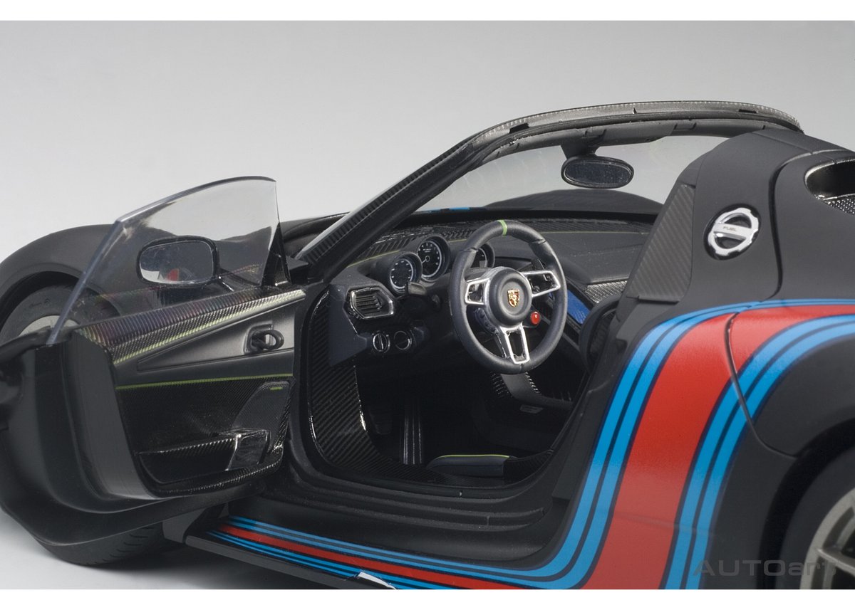 AUTOart 1/18 ポルシェ 918 スパイダー バイザッハ・パッケージ AUTOart 1/18 ポルシェ 918 スパイダー バイザッハ・パッケージ
