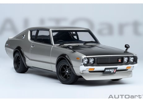 ”オンラインストア限定モデル”　AUTOart 1/18　日産 スカイライン 2000GT-R （KPGC110） チューンド・バージョン（シルバー／カーボン・ボンネット）　77477