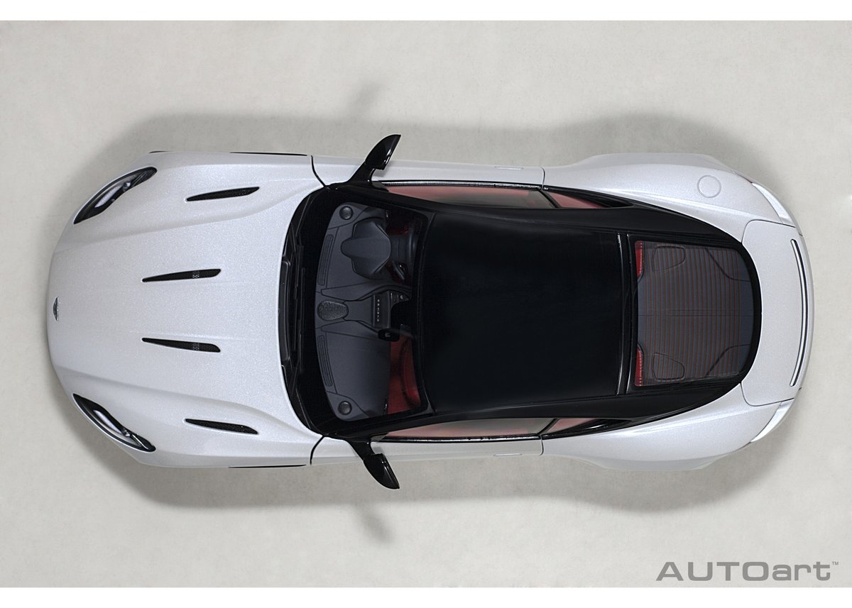 AUTOart 1/18 アストンマーチン DB11 (メタリック・ホワイト AUTOart 1/18 アストンマーチン DB11 (メタリック・ホワイト