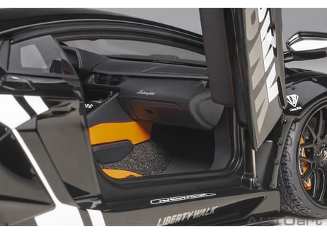 AUTOart 1/18　リバティーウォーク LB-WORKS ランボルギーニ アヴェンタドール リミテッドエディション （ブラック＜LBWK＞／カーボンブラック・ボンネット）　79244
