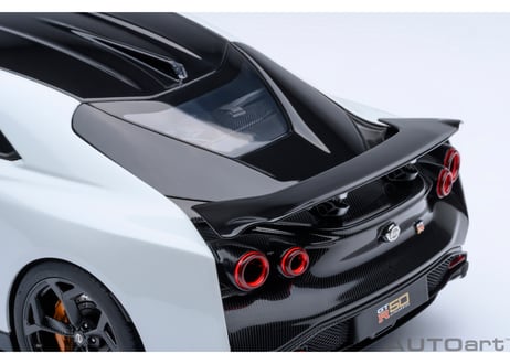 AUTOart 1/18　NISSAN GT-R50 by ITALDESIGN （メタリック・ホワイト／ブラック）　77511