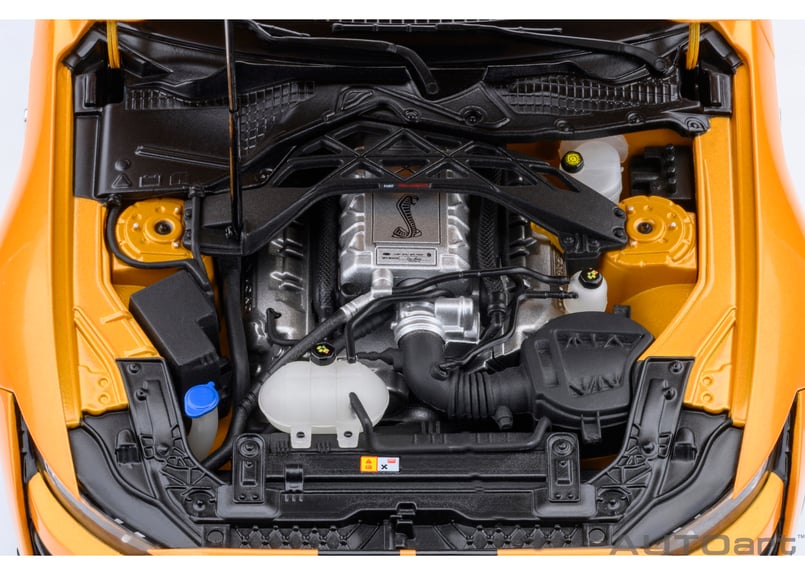 AUTOart 1/18 フォード マスタング シェルビー GT500 （オレンジ