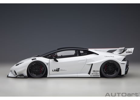 AUTOart 1/18　 リバティーウォーク LB‐シルエット ワークス ランボルギーニ ウラカン GT （ホワイト）　79125