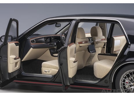 AUTOart 1/18　トヨタ センチュリー GRMN （ブラック）　78763