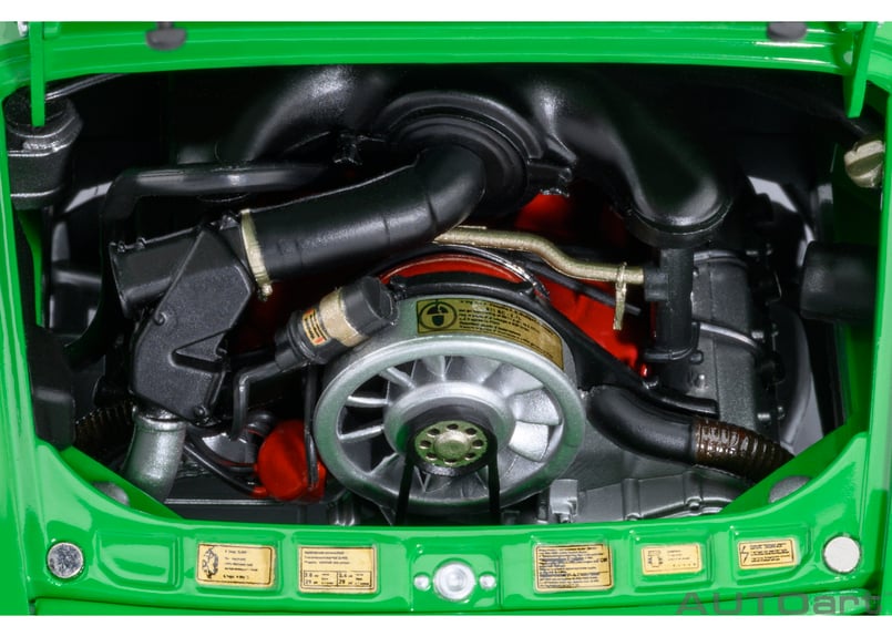 AUTOart 1/18 ポルシェ 911 カレラ 2.7 RS （バイパー グリーン