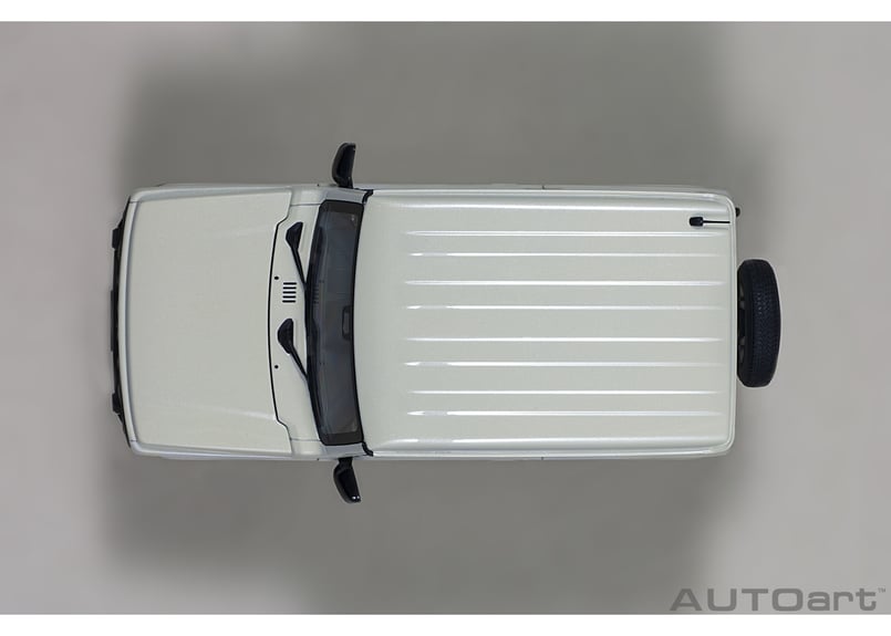 オートアート スズキ ジムニー 1/18 ホワイト ミニカー オートアート スズキ ジムニー 1/18 ホワイト ミニカー