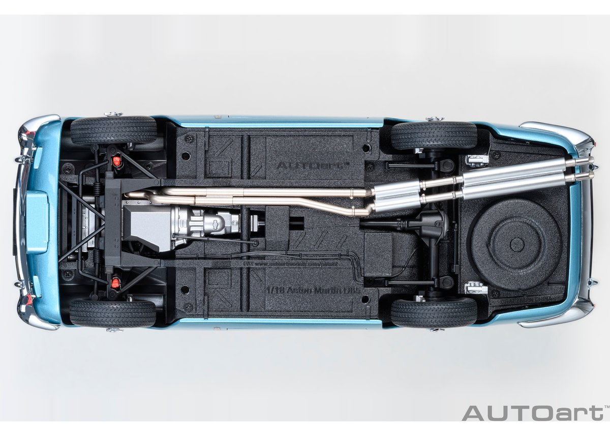 AUTOart 1/18 アストンマーチン DB5 (ライトブルー・パール AUTOart 1/18 アストンマーチン DB5 (ライトブルー・パール