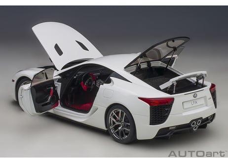 AUTOart 1/18　レクサス LFA （ホワイテスト・ホワイト）　78850
