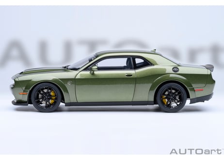 AUTOart 1/18　ダッジ チャレンジャー SRT ジェイルブレイク 2022 （メタリック・グリーン／カーボンブラック・ストライプ ＜F8 GREEN＞）　71761
