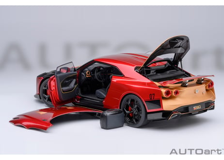 AUTOart 1/18　NISSAN GT-R50 by ITALDESIGN （メタリック・レッド／ゴールド）　77514