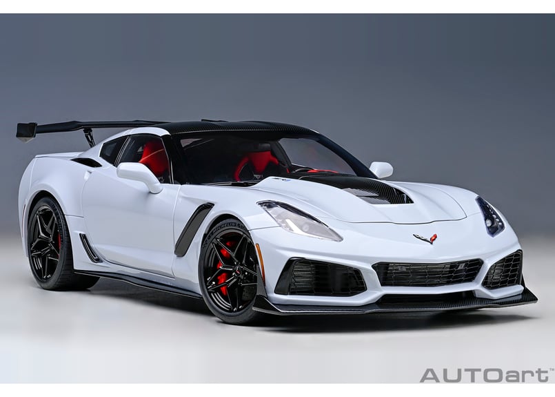 AUTOart 1/18 シボレー コルベット (C7) Z06 C7.R エディション
