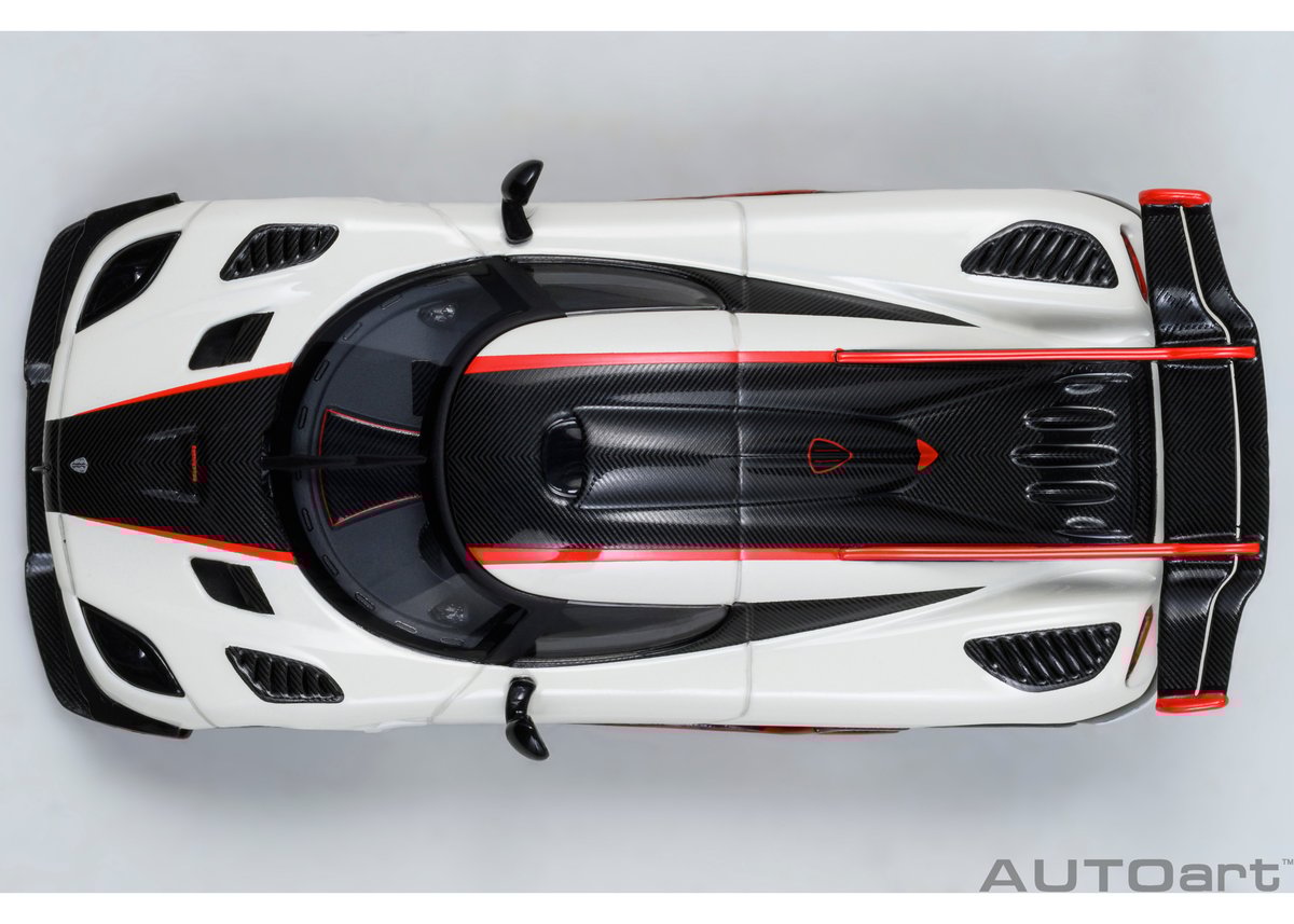AUTOart 1/64 ケ－ニグセグ One：1 （ホワイト／カーボン・ブラック