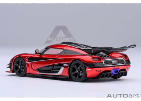 AUTOart 1/64　ケ－ニグセグ One：1 （メタリック・レッド／カーボン・ブラック／シルバー）　20040