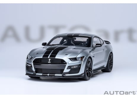 AUTOart 1/18　フォード マスタング シェルビー GT500 （シルバー／ブラック・ストライプ）　73096