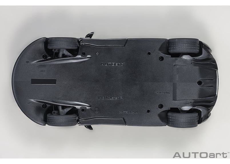 AUTOart 1/18 マクラーレン P1 (メタリック・ブラック/レッド AUTOart 1/18 マクラーレン P1 (メタリック・ブラック/レッド
