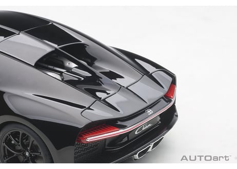 AUTOart 1/18　ブガッティ シロン 2017 （イエロー／ブラック）　70994