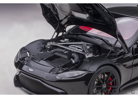 AUTOart 1/18　アストンマーチン ヴァンテージ 2019 （ブラック／カーボンブラック・ルーフ）　70275