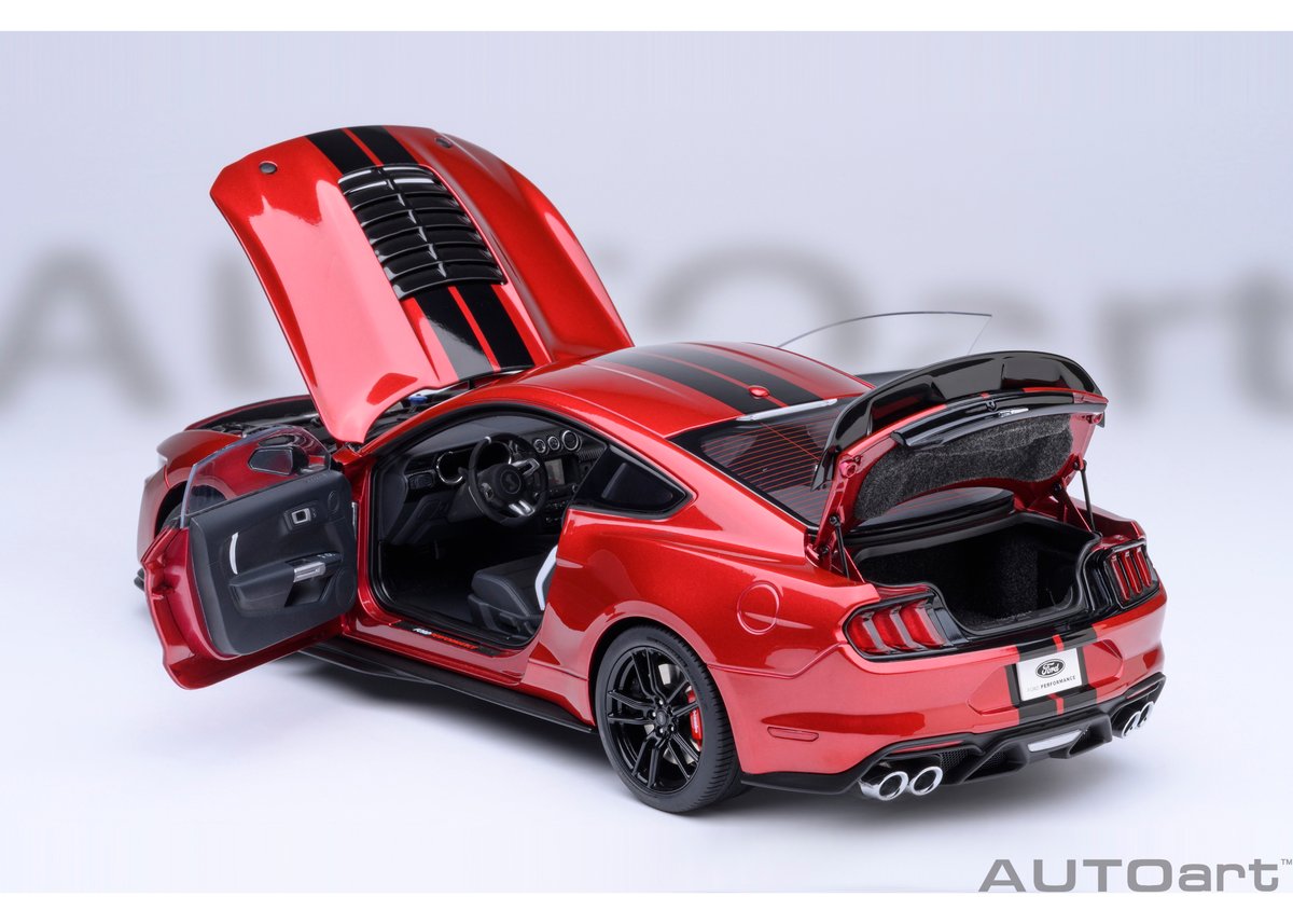AUTOart 1/18 フォード マスタング シェルビー GT500 （レッド