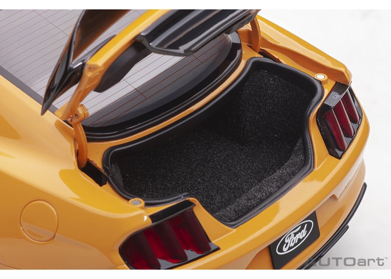 AUTOart 1/18 フォード シェルビー GT350R （メタリック・オレンジ