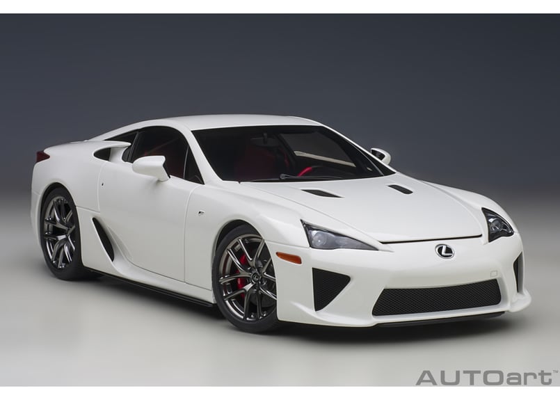 AUTOart 1/18　レクサス LFA （ホワイテスト・ホワイト）78850