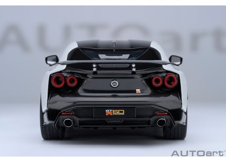 AUTOart 1/18　NISSAN GT-R50 by ITALDESIGN （メタリック・ホワイト／ブラック）　77511