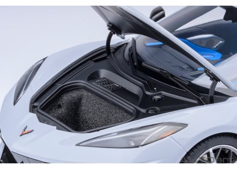 AUTOart 1/18　シボレー コルベット （C8） スティングレイ Z51 （グレー・メタリック）　71284