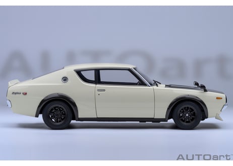 ”オンラインストア限定モデル”　AUTOart 1/18　日産 スカイライン 2000GT-R （KPGC110）チューンド・バージョン（ホワイト／カーボン・ボンネット）　77478