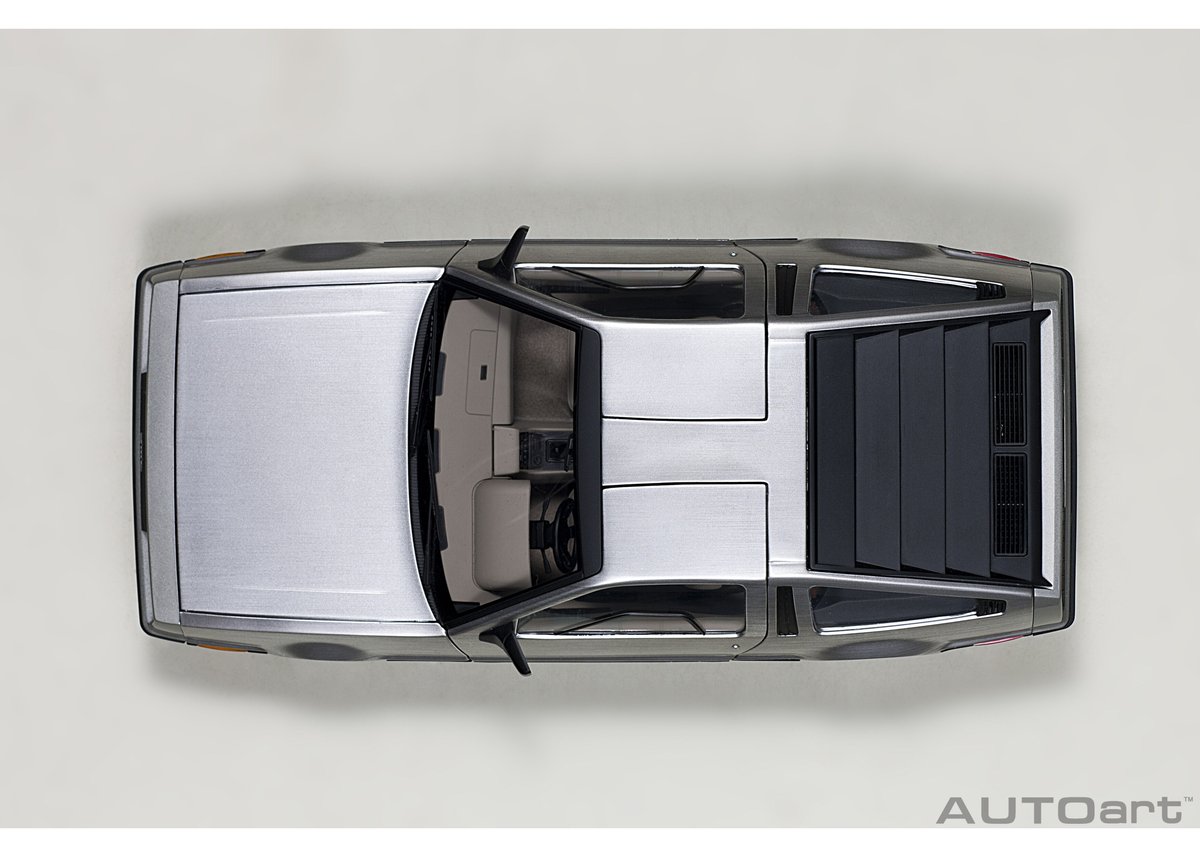 AUTOart デロリアン DMC サテンシルバー AUT