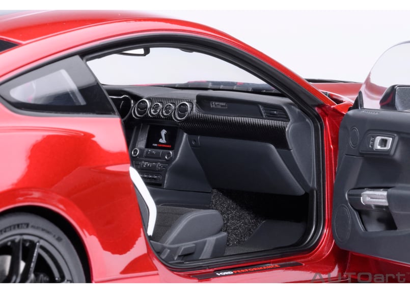 AUTOart 1/18 フォード マスタング シェルビー GT500 （レッド