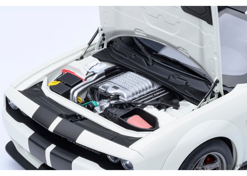 AUTOart 1/18 ダッジ チャレンジャー SRT スーパー ストック 2023