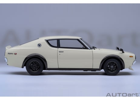 AUTOart 1/18　日産 スカイライン 2000GT-R （KPGC110） チューンド・バージョン （ホワイト）　77467