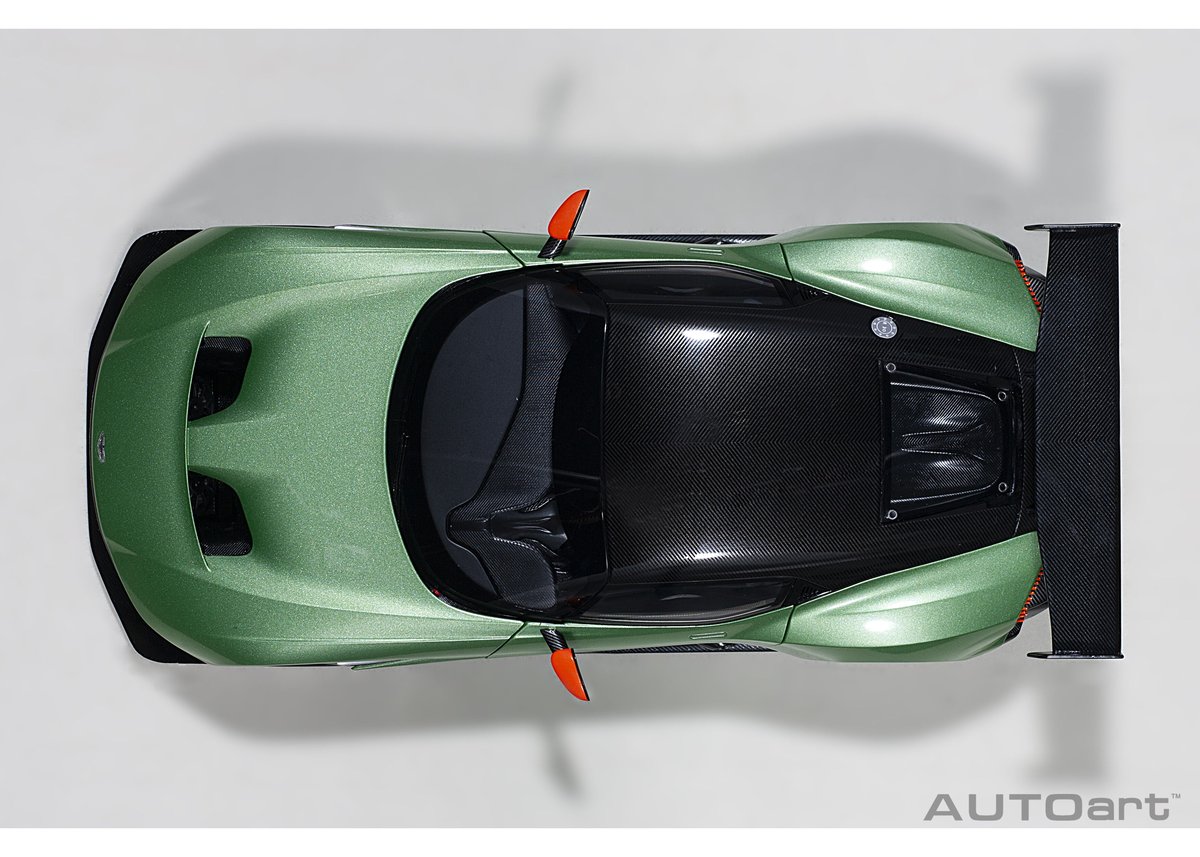K*A様 1/18 アストンマーチン ヴァルカン　完成品 AUTOart 1/18 アストンマーチン ヴァルカン （メタリック