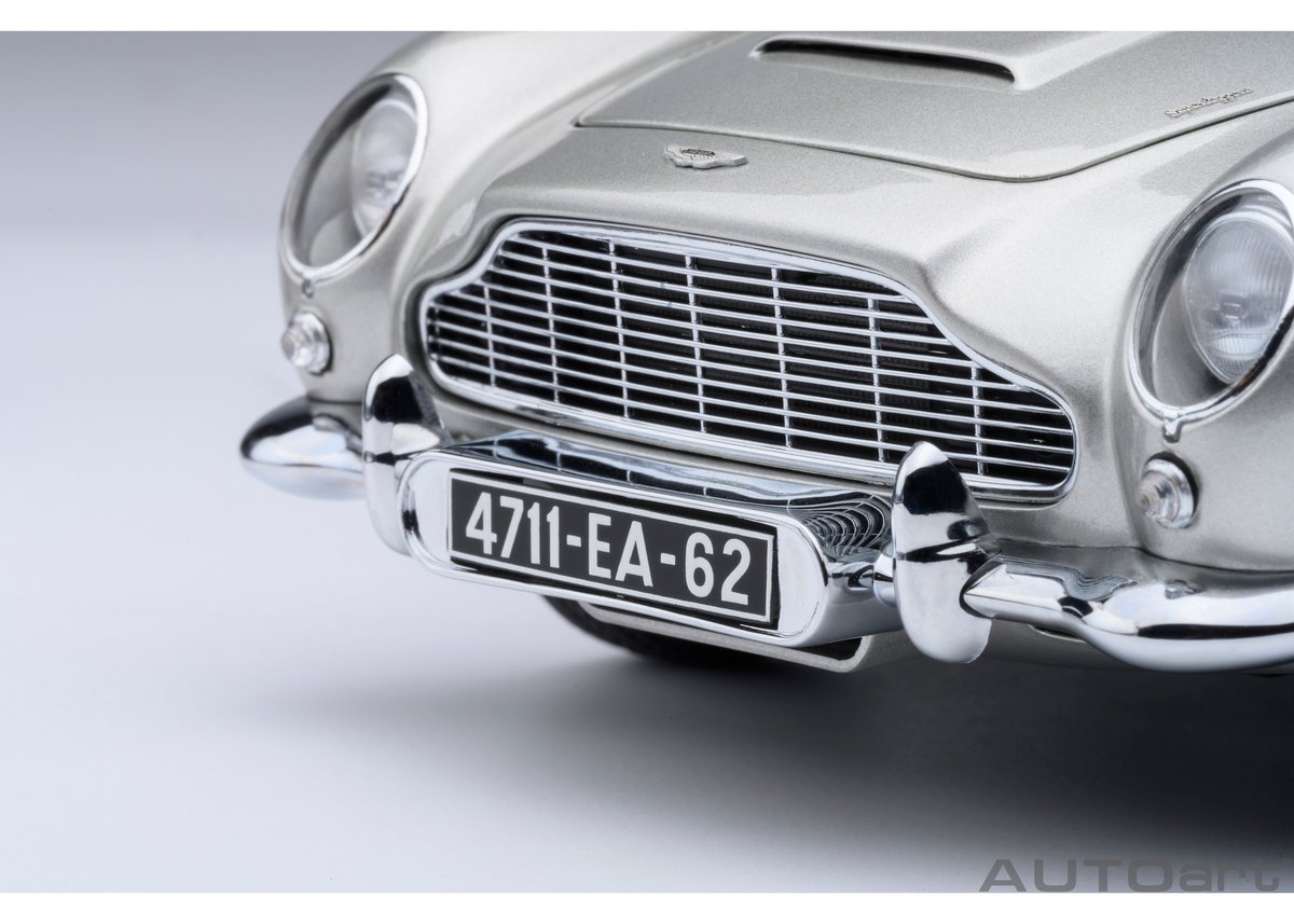 AUTOart 1/18 アストンマーチン DB5 「007／ゴールドフィンガー