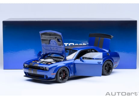 AUTOart 1/18　ダッジ チャレンジャー SRT ジェイルブレイク 2022 （メタリック・ブルー／カーボンブラック・ストライプ ＜INDIGO BLUE＞）　71763