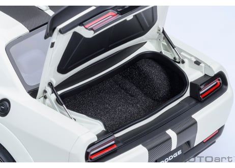 AUTOart 1/18　ダッジ チャレンジャー SRT スーパー ストック 2023 （ホワイト／カーボンブラック・ストライプ ＜KNUCKLE WHITE＞）　71766