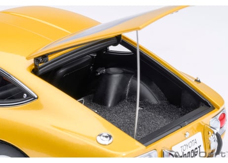 AUTOart 1/18　トヨタ 2000GT 1967 （ゴールド）　79549