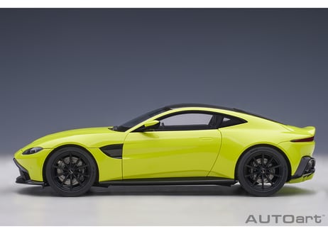 AUTOart 1/18　アストンマーチン ヴァンテージ 2019 （メタリック・ライムグリーン／カーボンブラック・ルーフ）　70279
