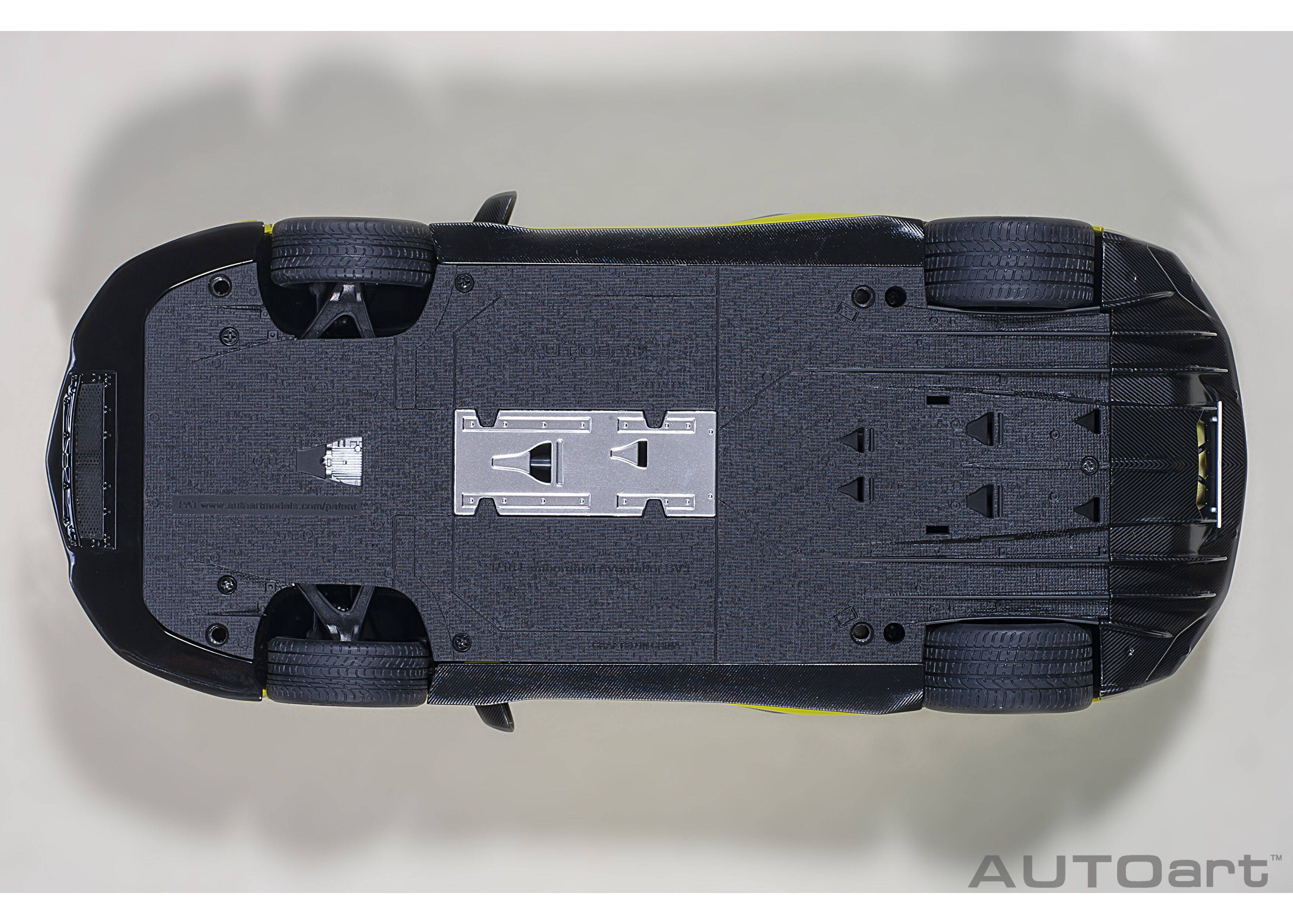 AUTOart 1/18 ランボルギーニ アヴェンタドール SVJ （パール