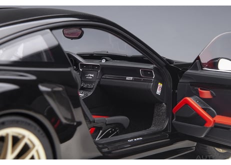 AUTOart 1/18　ポルシェ 911 （991.2） GT2 RS ヴァイザッハ・パッケージ （ブラック／カーボンブラック）　78186