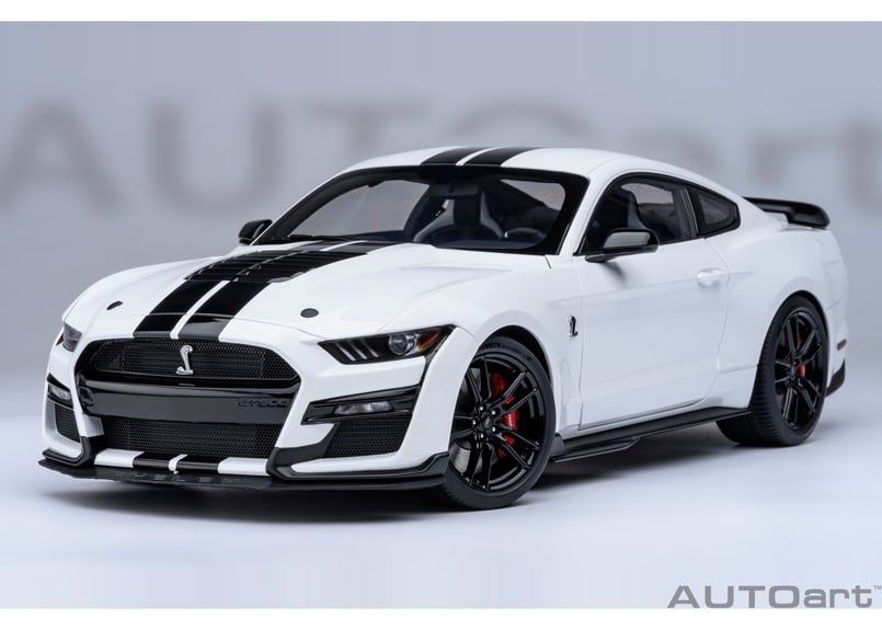AUTOart 1/18 フォード マスタング シェルビー GT500 （ホワイト