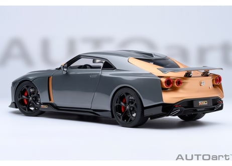 AUTOart 1/18　NISSAN GT-R50 by ITALDESIGN （グレー／ゴールド）　77510