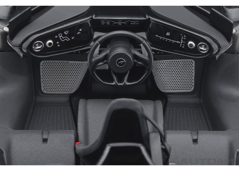 AUTOart 1/18 マクラーレン スピードテール （メタリック・レッド