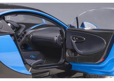 AUTOart 1/18　ブガッティ シロン スポーツ 2019 （フレンチ・ブルー／カーボン・ブラック）　70997