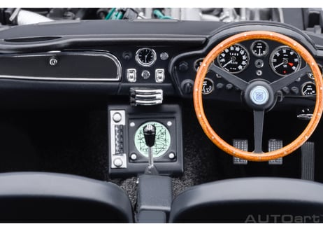 AUTOart 1/18　アストンマーチン DB5 「007／ゴールドフィンガー」 ボンドカー　70296