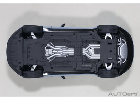 AUTOart 1/18　アストンマーチン DB11 （メタリック・ライトブルー）　70268