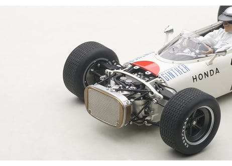 AUTOart 1/18　ホンダ RA272 F1 1965 #11 メキシコGP 優勝 (リッチー・ギンサー＜ドライバーフィギュア付き＞)　世界2,000台限定　86599
